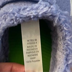 Gently used OOFOS Women’s OOCOZie low shoe